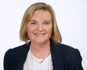 Helen Smart-Torakis, Geschäftsführerin